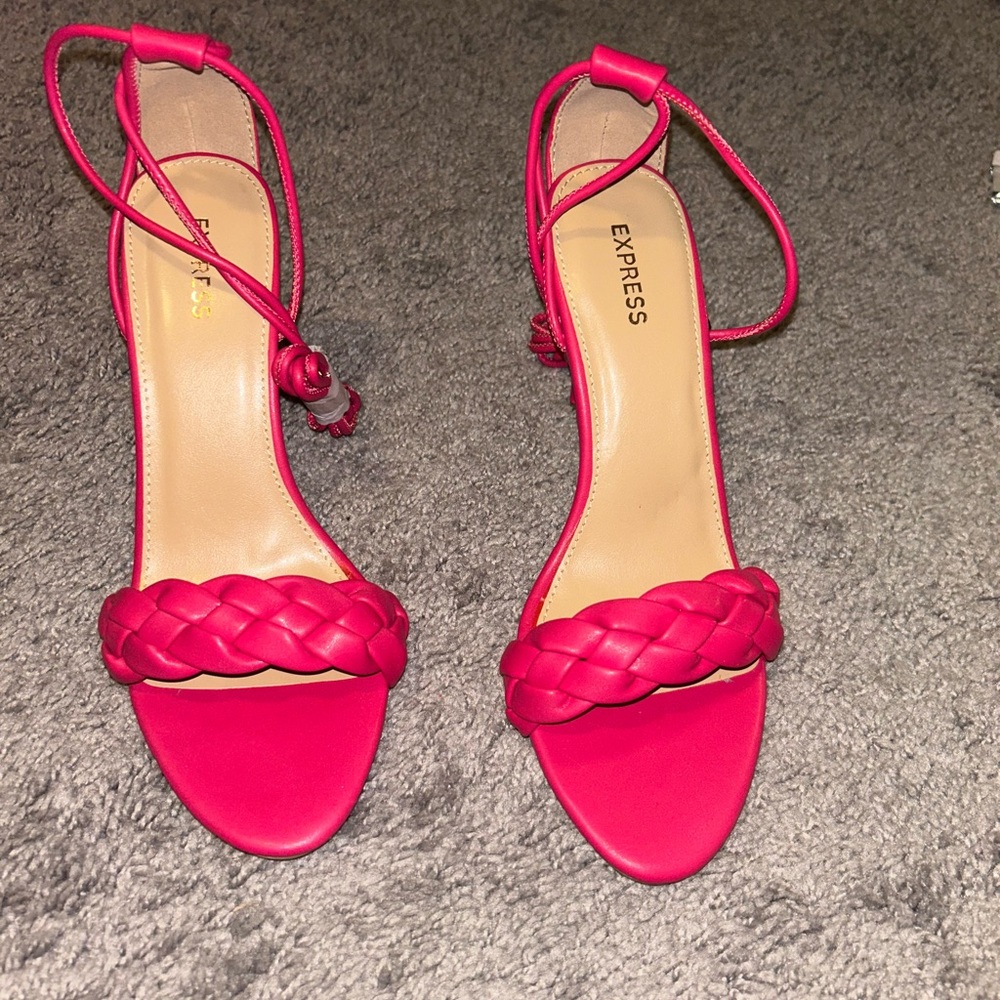 Heels - Picture 3 of 3